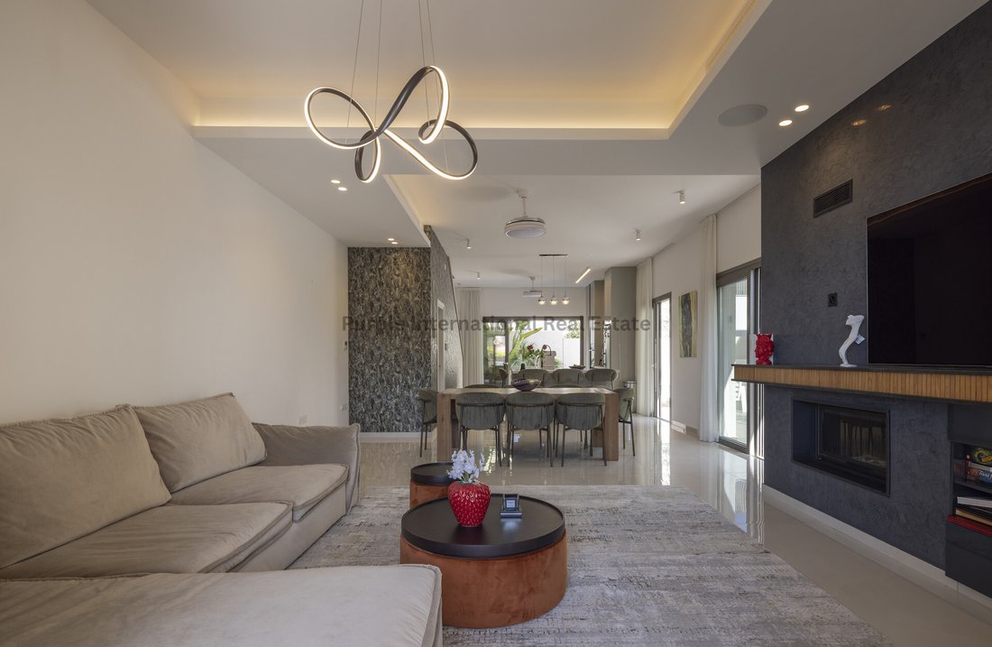 Villa in Agios Athanasios, Limassol, Cyprus 2 - 18950442