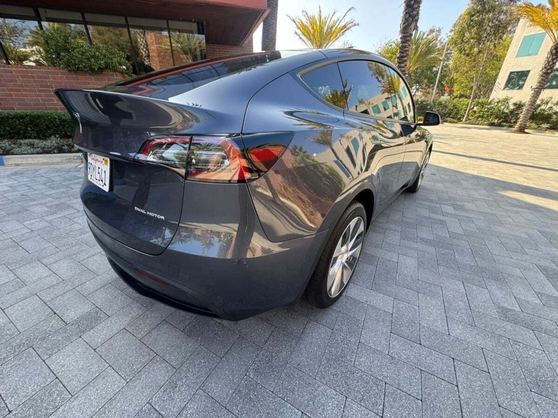Suv in Newport Beach, CA, United States 5 - 18291081