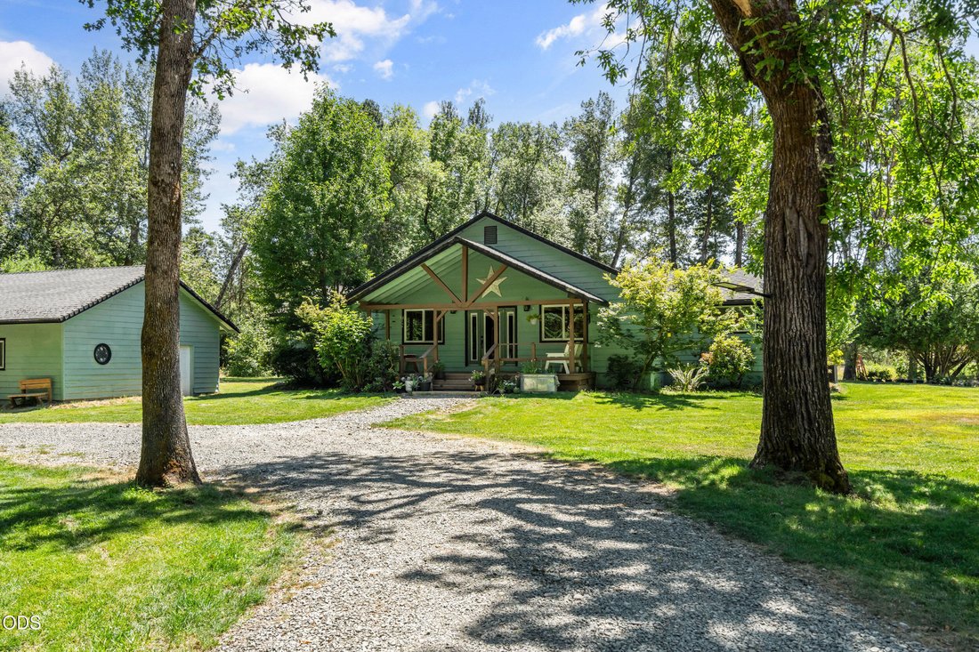 House in Cave Junction, Oregon, United States 1 - 18952029