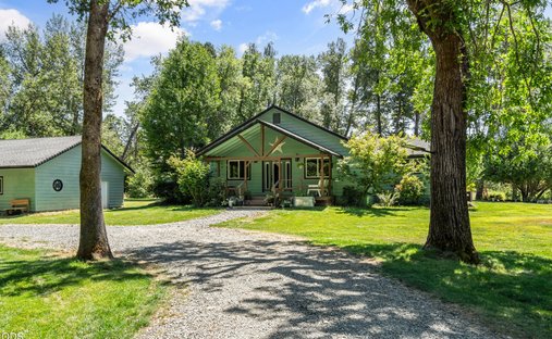 House in Cave Junction, Oregon, United States 1