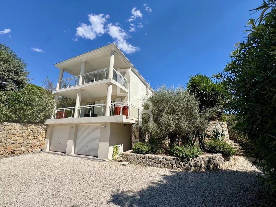 House in Mougins, Provence-Alpes-Côte d'Azur, France 4 - 18949639
