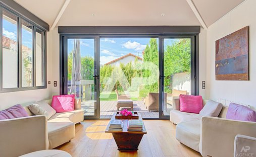 House in Centre Ville, Rueil-Malmaison, France 1