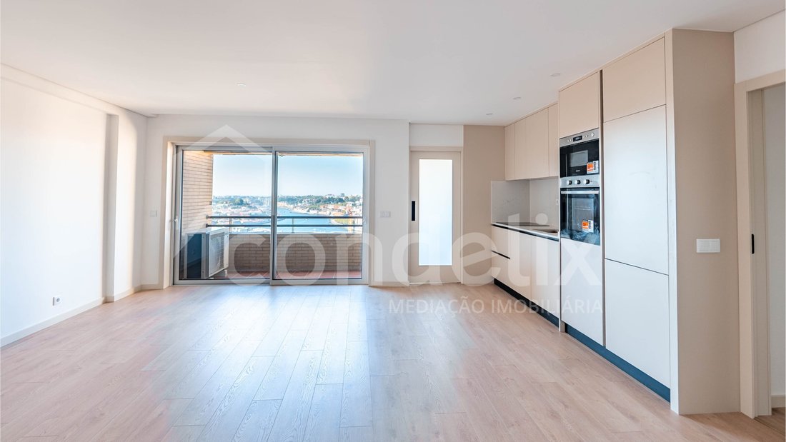 Apartment in Mafamude e Vilar do Paraiso, Porto District, Portugal 2 - 18954967