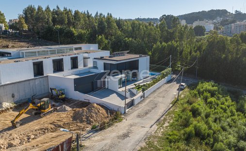 Haus in Vilar de Andorinho, Distrikt Porto, Portugal 1