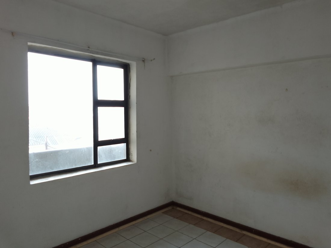 Apartment in Quigney, KuGompo City, South Africa 2 - 18950489