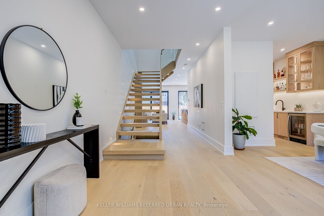 House in Toronto, Ontario, Canada 4 - 18949006