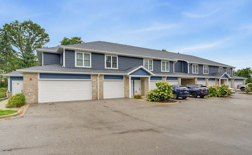Townhouse in Pewaukee, Wisconsin, United States 1