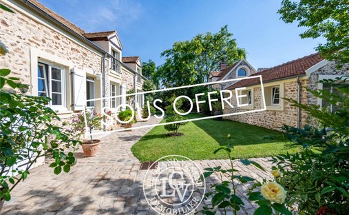 House in Saint-Sauveur-sur-Ecole, Ile-de-France, France 1