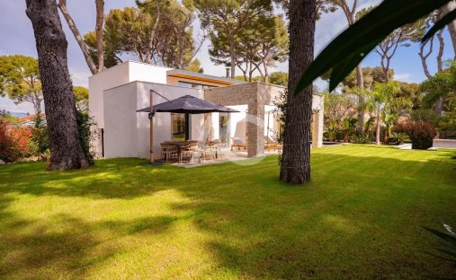 Villa in Antibes, Provence-Alpes-Côte d'Azur, France 1