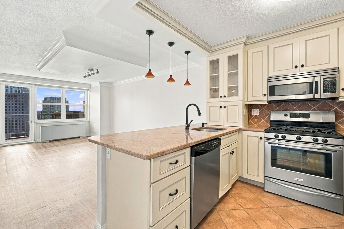 Condo in Boston, Massachusetts, United States 3 - 18953655