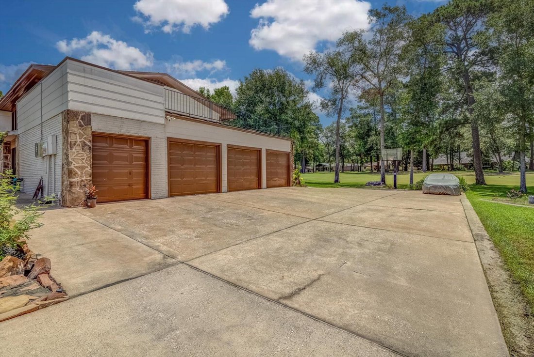House in Conroe, Texas, United States 4 - 18953092