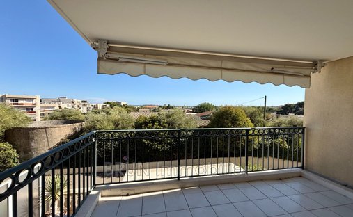 Apartamento en Les Cougoulins-Rastines, Antibes, Francia 1