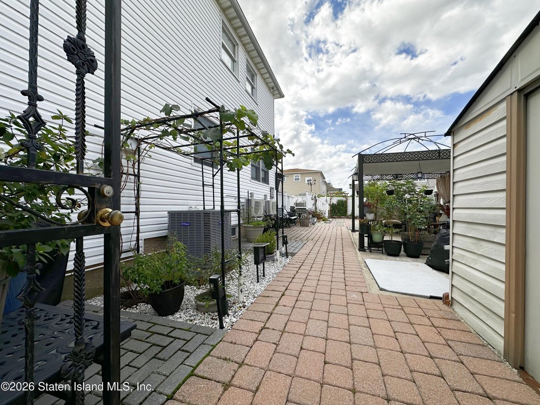 House in New York, New York, United States 5 - 18951714