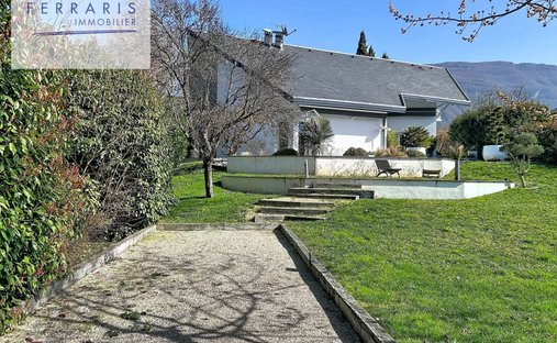 Villa in Saint-Jeoire-Prieure, Auvergne-Rhône-Alpes, France 1