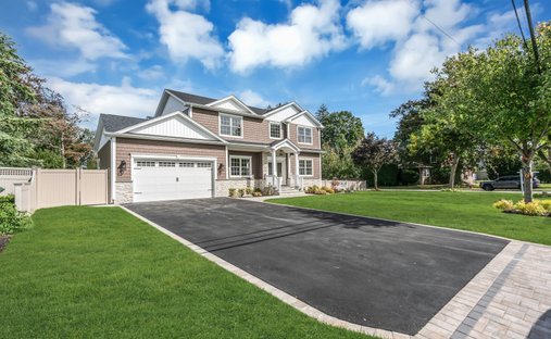 House in Bethpage, New York, United States 1