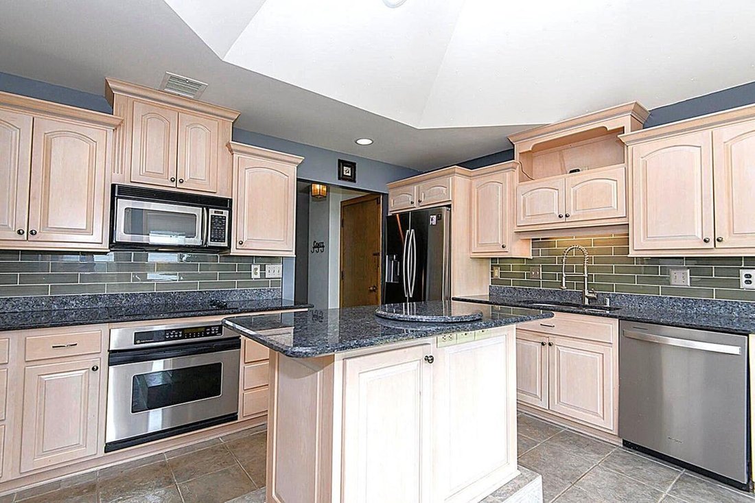 House in Menomonee Falls, Wisconsin, United States 5 - 18948351