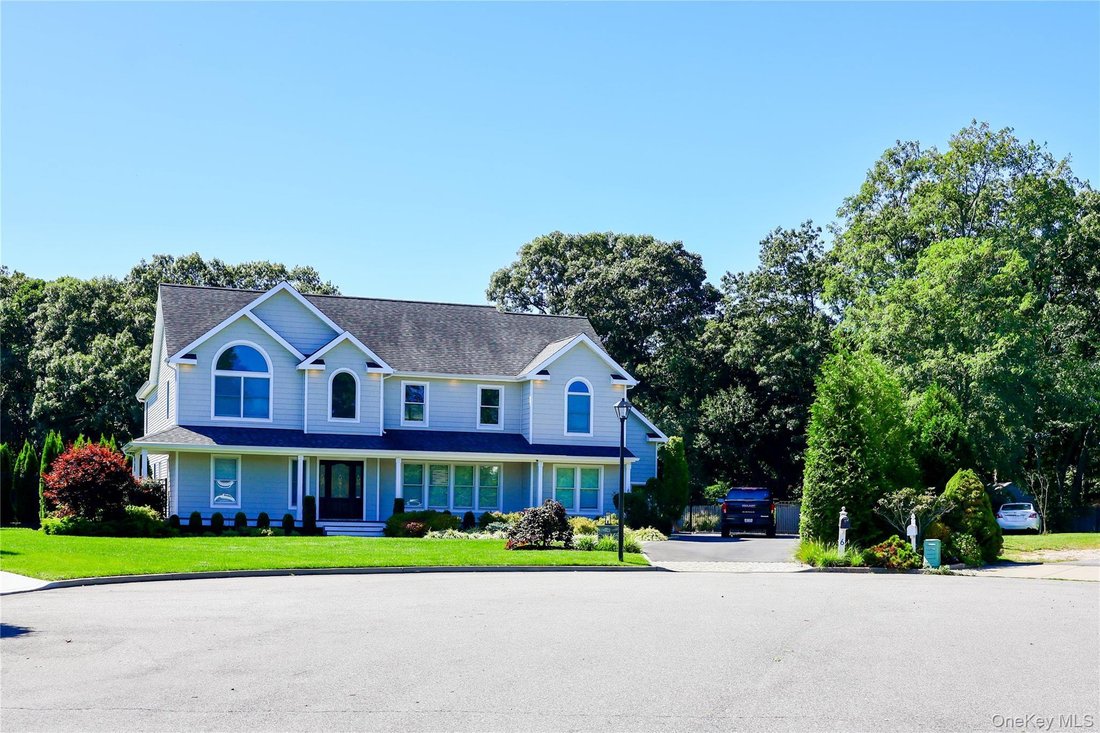 House in East Moriches, New York, United States 3 - 18948502
