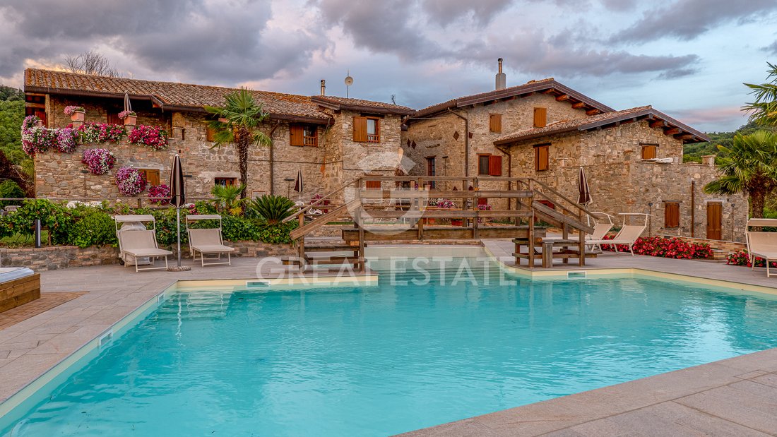 Estate in Gubbio, Umbria, Italy 3 - 18953656