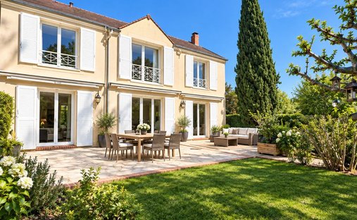 House in Neuville-sur-Oise, Ile-de-France, France 1