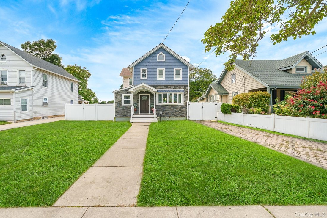 House in Freeport, New York, United States 1 - 18950354