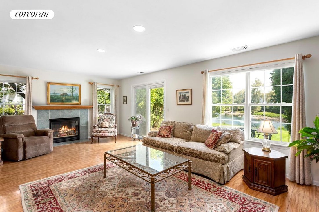 Setauket- East Setauket, New York, United States 3 - 18949662