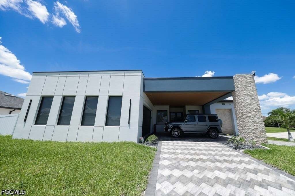 House in Cape Coral, Florida, United States 1 - 18951974