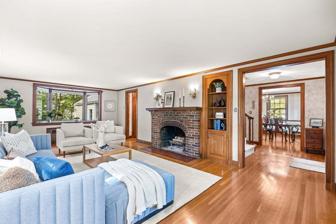 House in Winchester, Massachusetts, United States 5 - 18951098