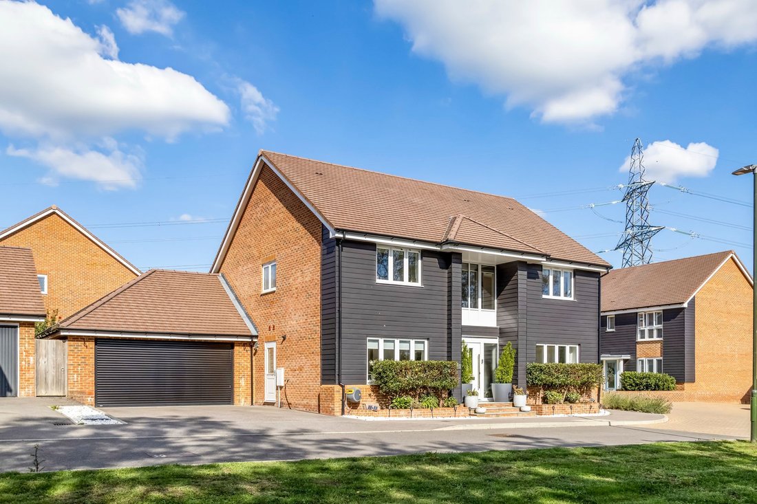 House in Okehurst, Billingshurst, England 1 - 18949825