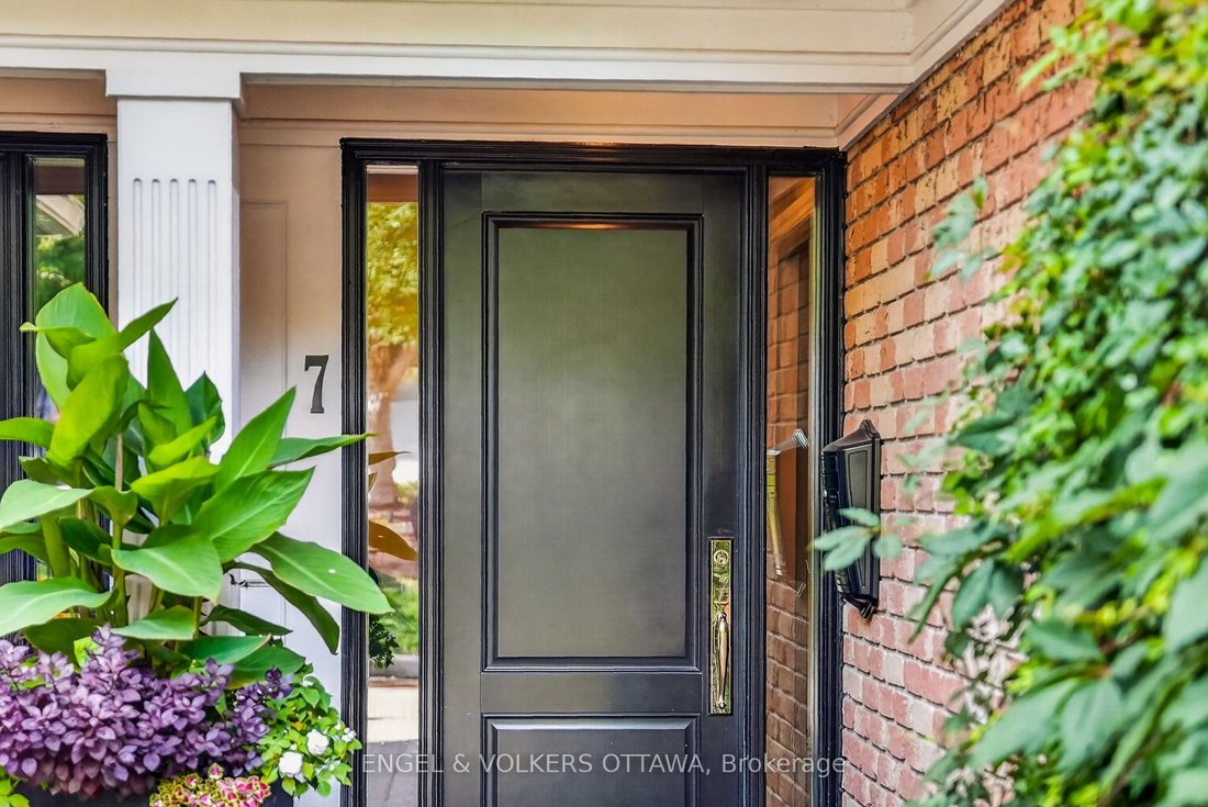 Condo in Ottawa, Ontario, Canada 2 - 18954446