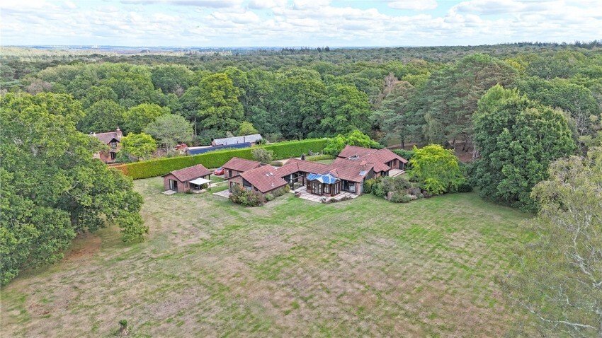 Bungalow in New Forest, Lyndhurst, England 1 - 18948734