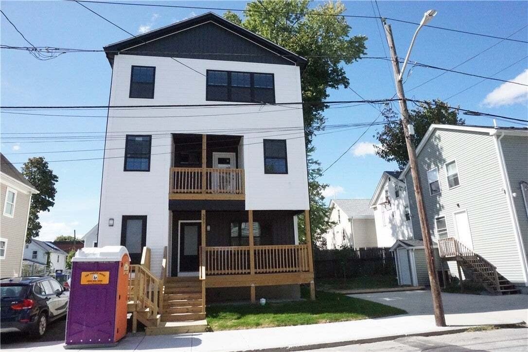 Cranston, Rhode Island, United States 1 - 18948414
