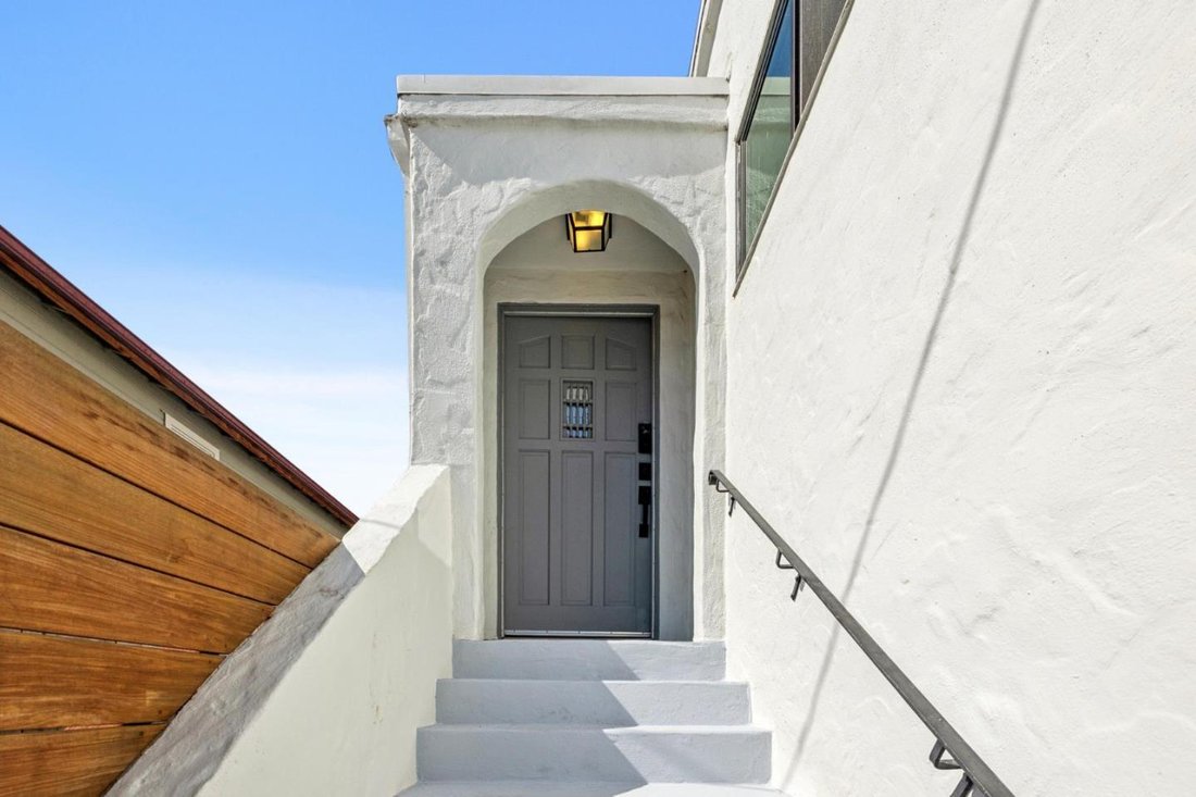 House in San Bruno, California, United States 5 - 18949048