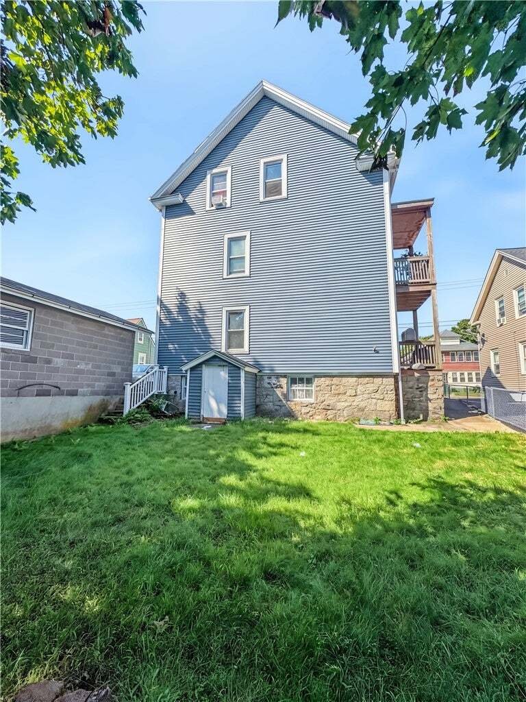 Woonsocket, Rhode Island, United States 4 - 18952120