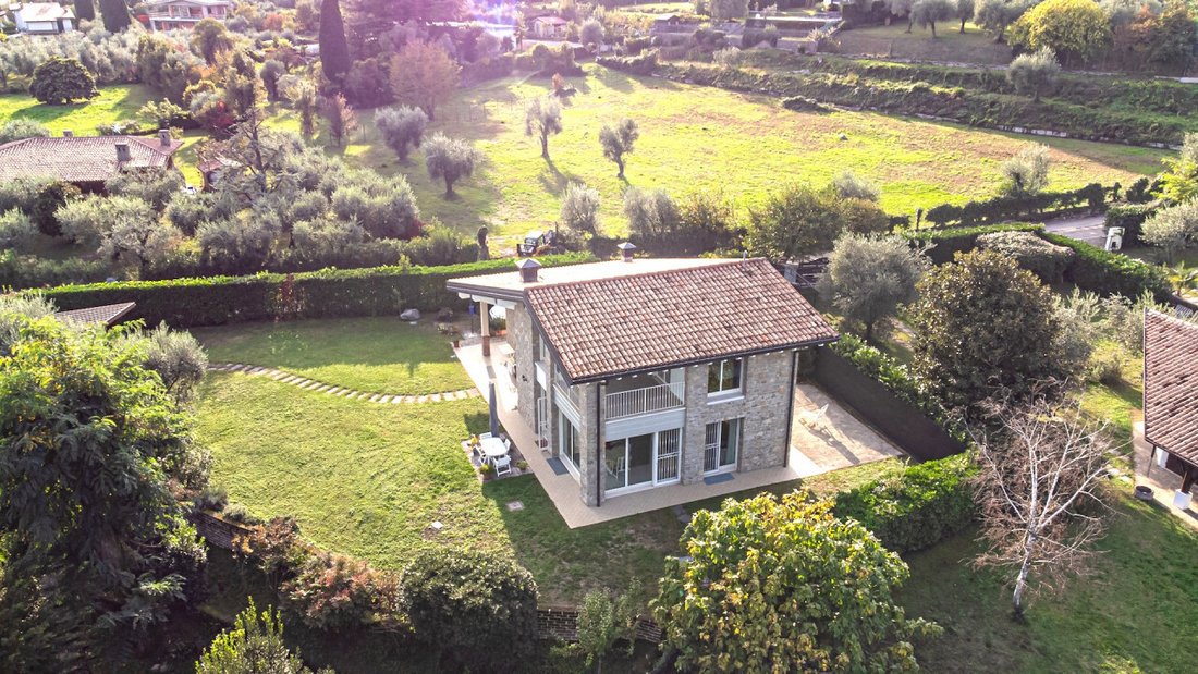 Villa in San Felice del Benaco, Lombardy, Italy 2 - 18955072