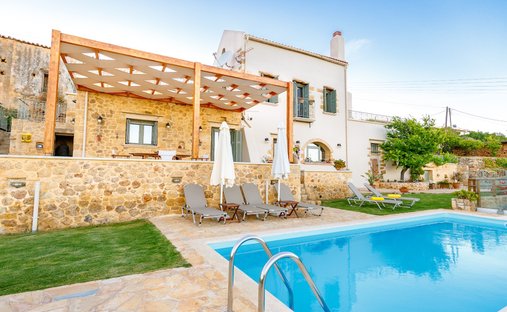 Villa in Platanias, Greece 1