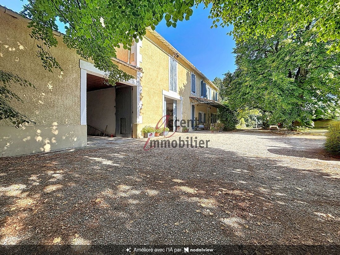 House in Orgon, Provence-Alpes-Côte d'Azur, France 1 - 18950068