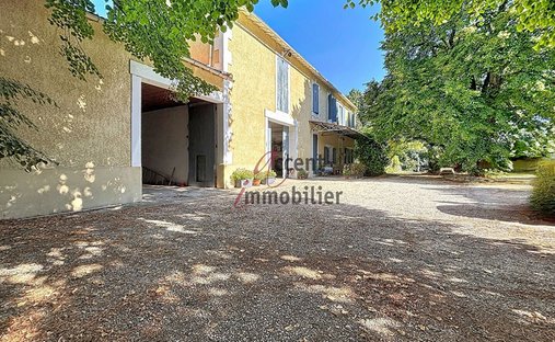 House in Orgon, Provence-Alpes-Côte d'Azur, France 1
