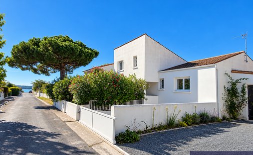 House in Saint-Georges-de-Didonne, Nouvelle-Aquitaine, France 1