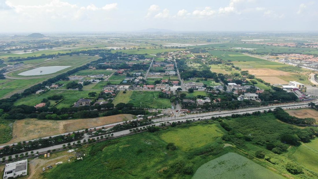 Land in Samborondón, Guayas, Ecuador 4 - 18948196