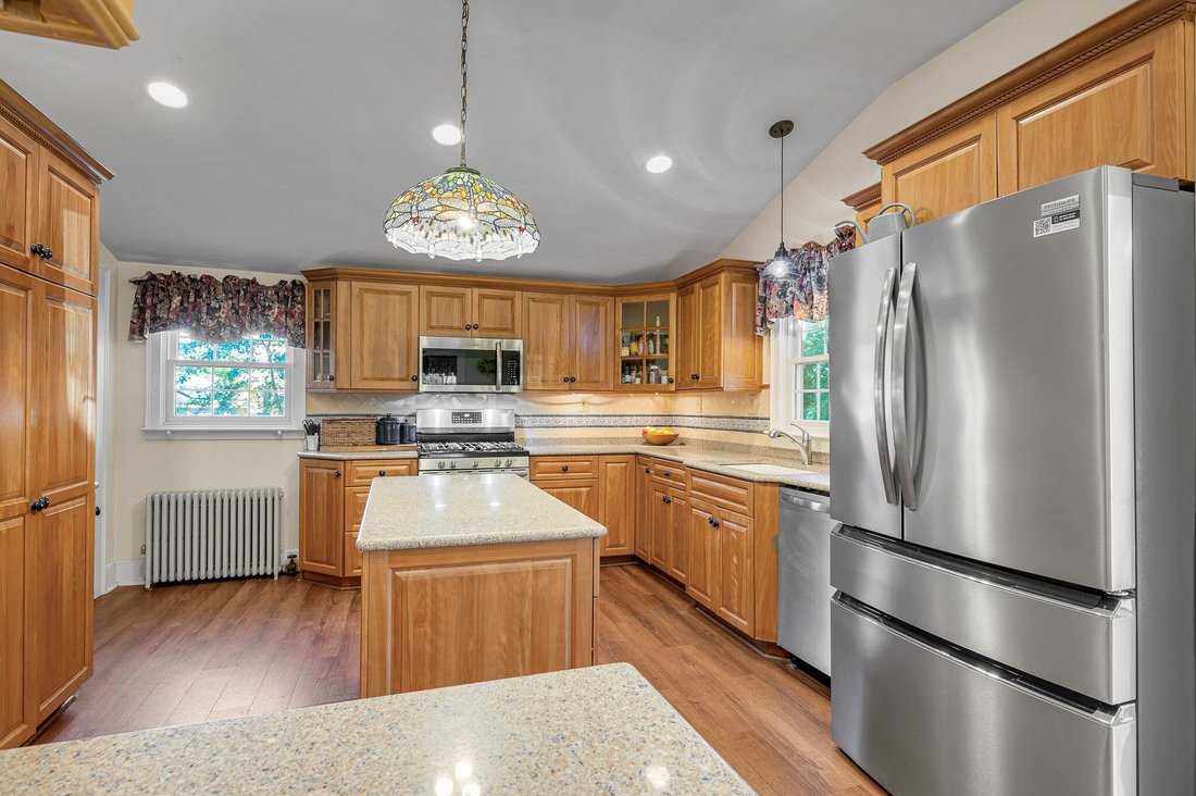 House in Chelmsford, Massachusetts, United States 3 - 18954021