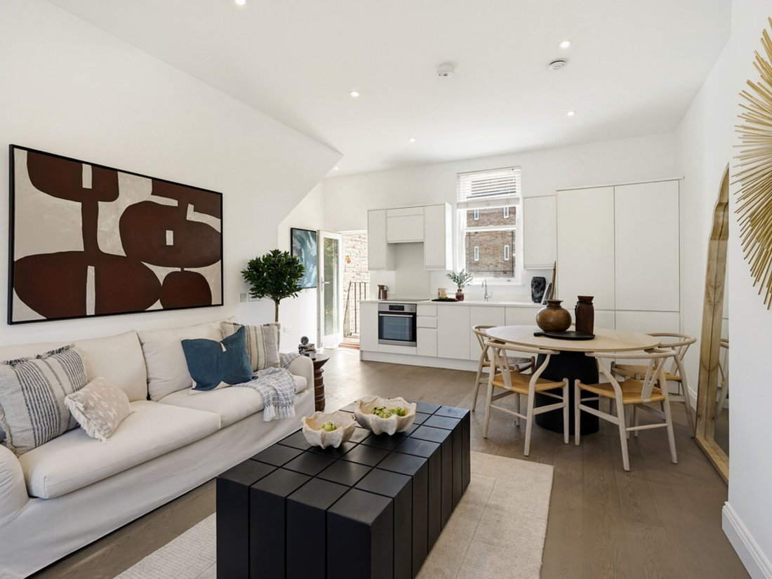 Apartment in Shepherds Bush, Hammersmith and Fulham, England 1 - 18954713