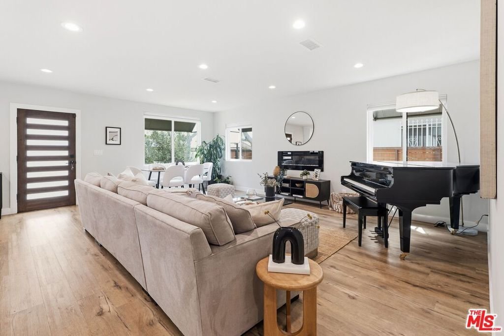 House in Los Angeles, California, United States 3 - 18952200