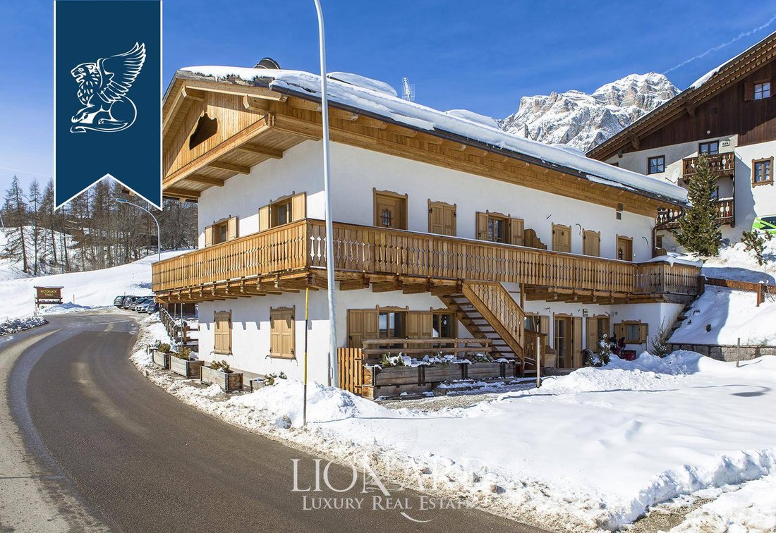 Apartment in Cortina d'Ampezzo, Veneto, Italy 1 - 18954489