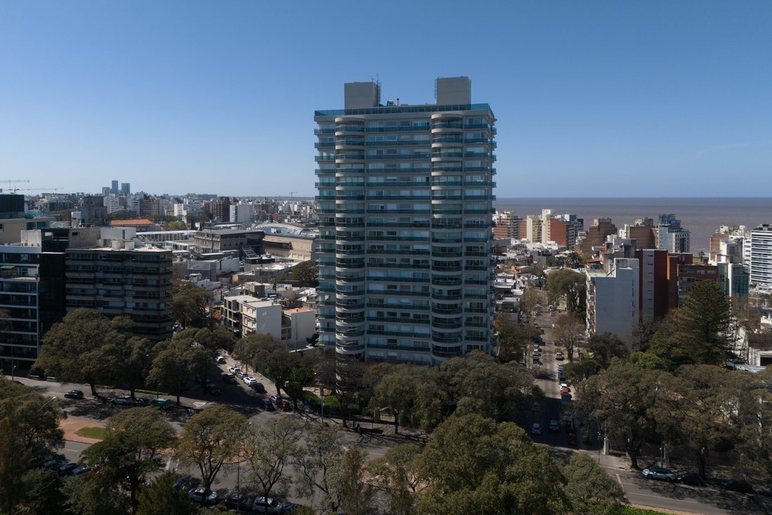 Apartment in Montevideo, Departamento de Montevideo, Uruguay 1 - 18954093