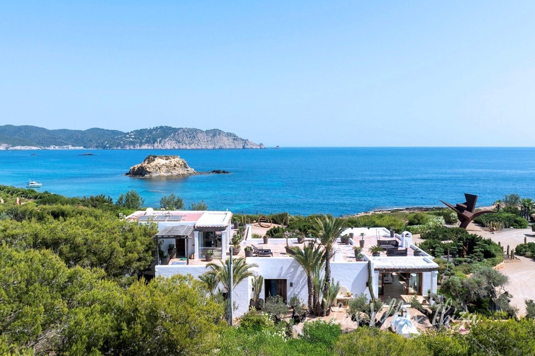 Villa in Sant Carles de Peralta, Santa Eularia des Riu, Balearic Islands 1 - 14012115