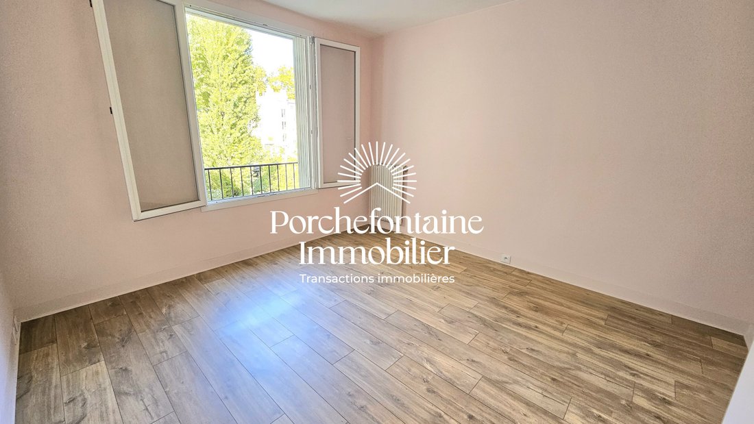 Apartment in Domaine National du Château, Versailles, France 5 - 18954289