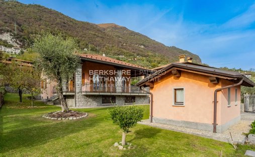 Villa in Lenno, Lombardy, Italy 1