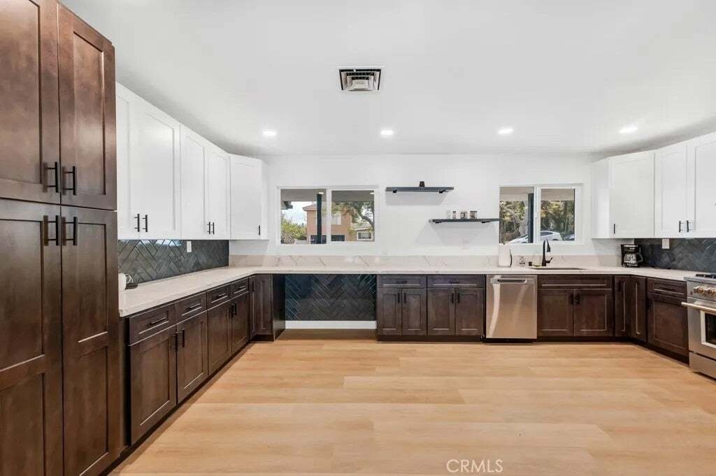 Los Angeles, California, United States 5 - 18953506