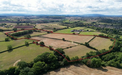 Land in Inkberrow, England 1