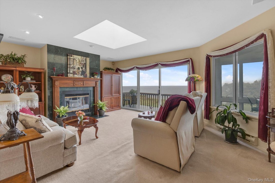 Condo in Calverton, New York, United States 4 - 18953714